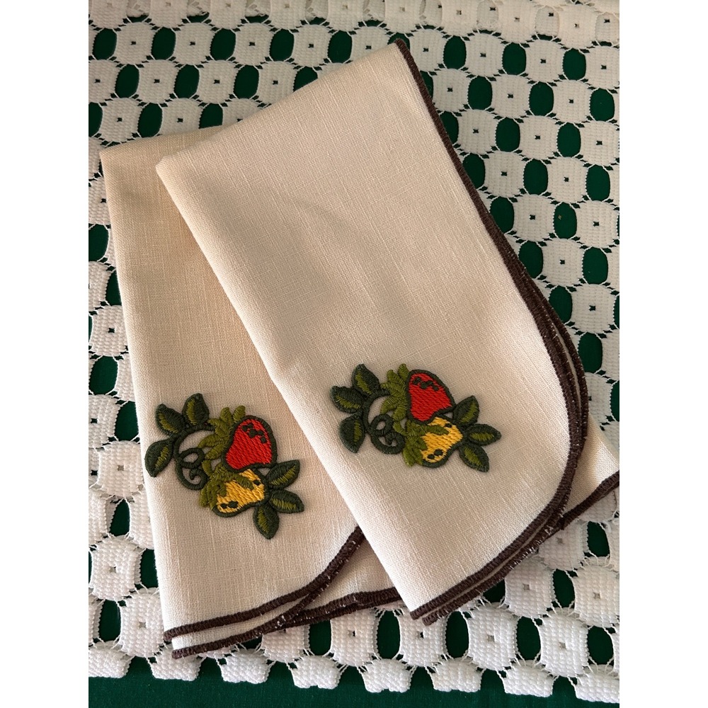Vintage 1970s Sears Strawberry Applique Perma-Prest Napkins Set of 2 MCM Kitchen